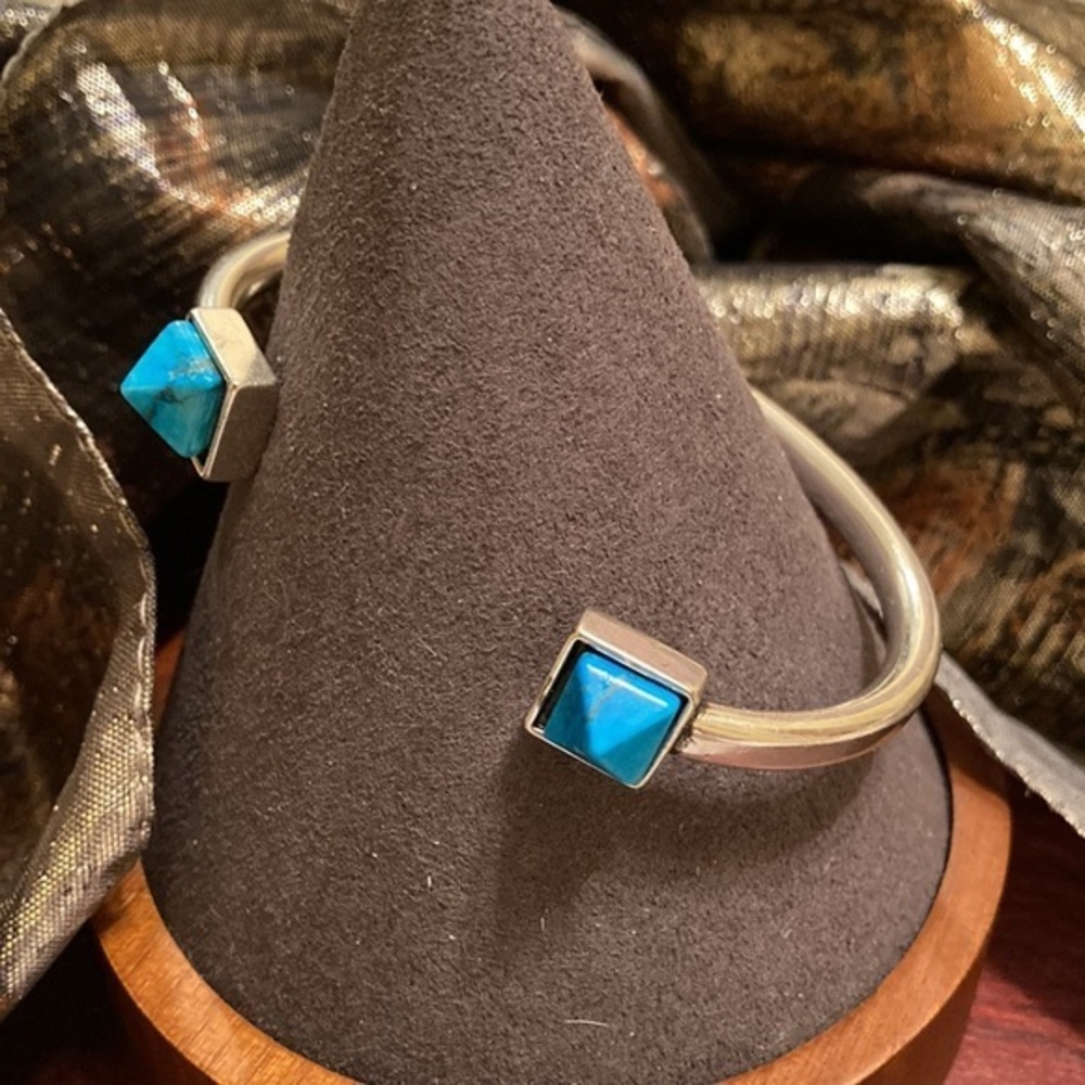 Vintage Bella Ryann silver tone cuff bracelet w/turquoise accents